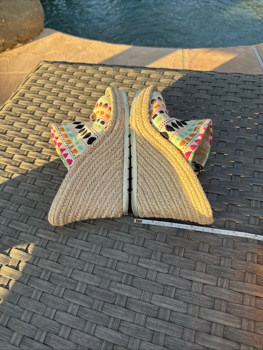 TOMS Monica Mule Wedge Heels EUC 6 Multi-Color Woven Geometric Espadrille